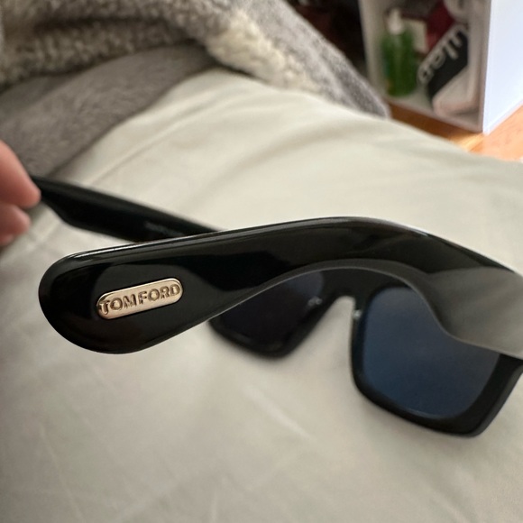 Tom Ford Fausto Sunglasses - Picture 3 of 4